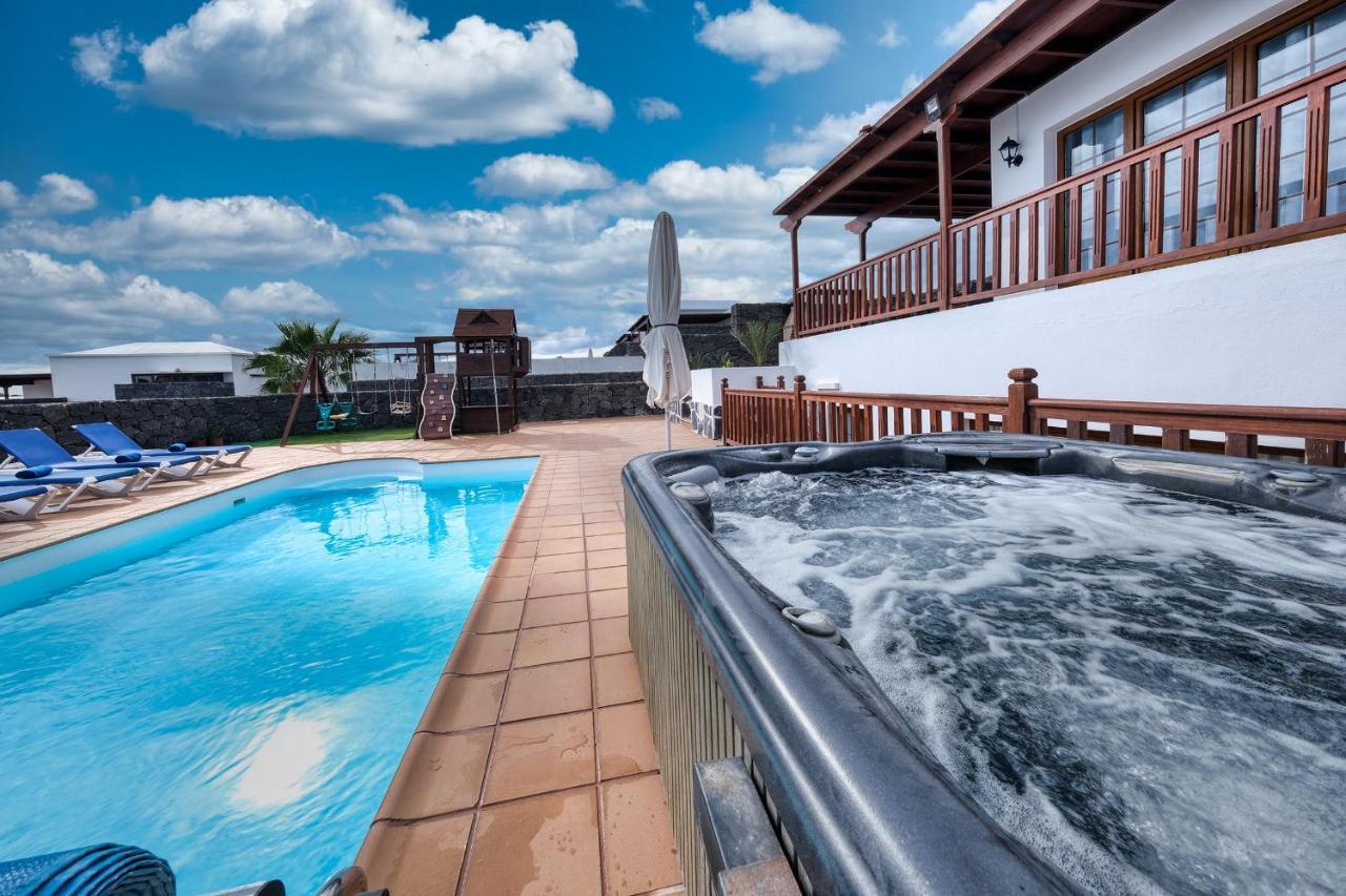 Villa Flavia-Private Pool, Jacuzzi, Sea Views Коста Бланка Экстерьер фото